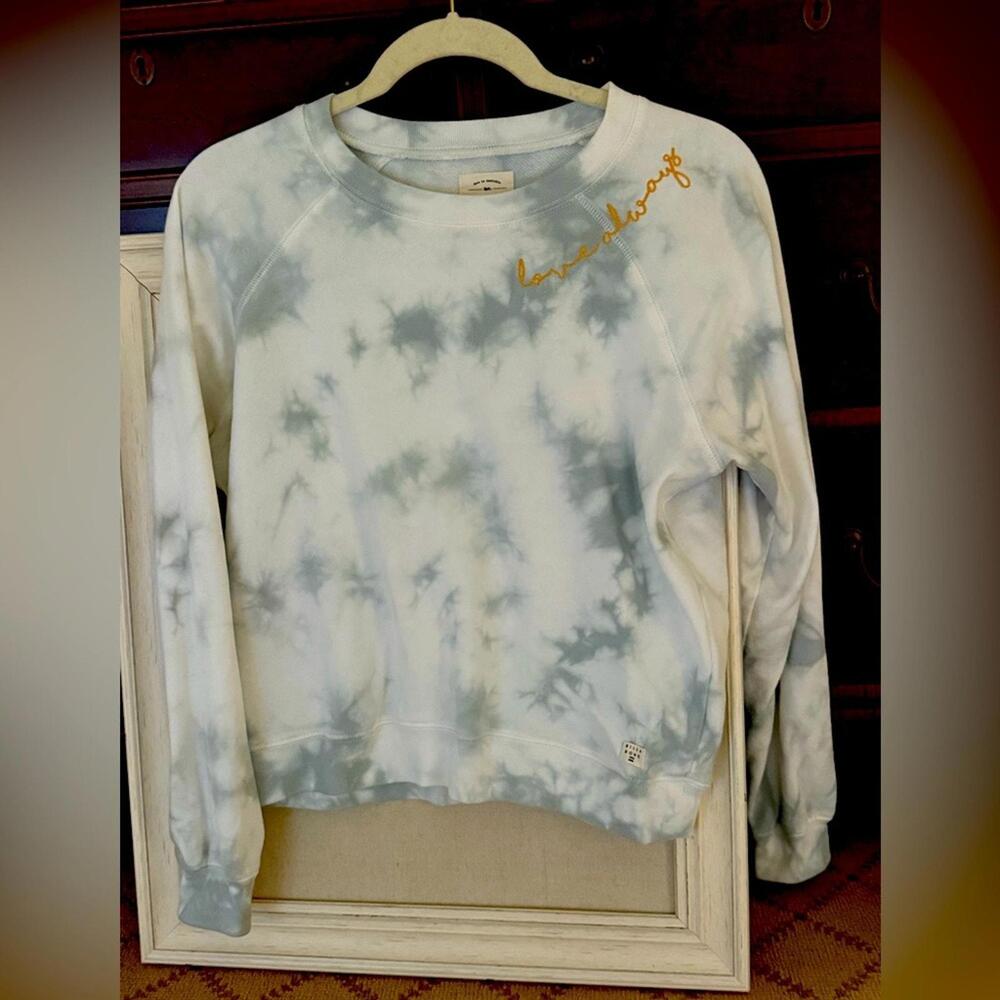Billabong blue gray tie dye sweathshirt with “love always” embroidered detail M